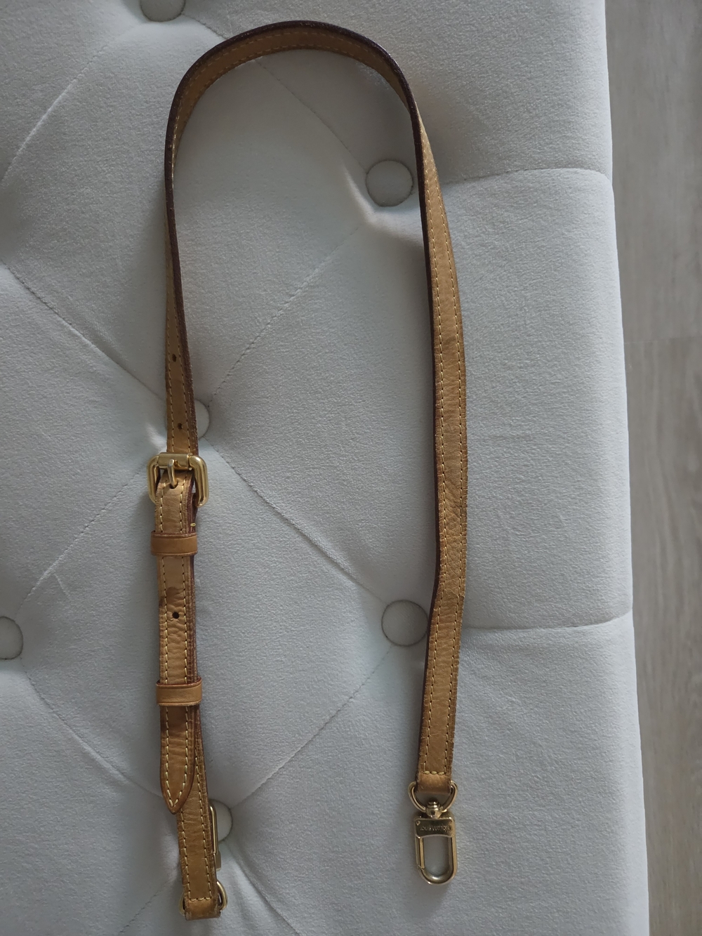 Louis Vuitton Vachetta Tan Leather Adjustable Strap with Gold Hardware - Picture 2 of 4